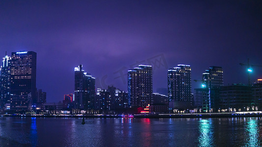 城市高楼摄影照片_城市海岸线高清夜景图片摄影图
