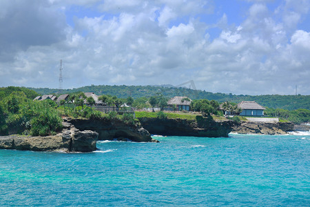 清凉夏日海边摄影照片_巴厘岛蓝梦岛摄影图