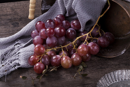  摄影图可口新鲜水果葡萄 