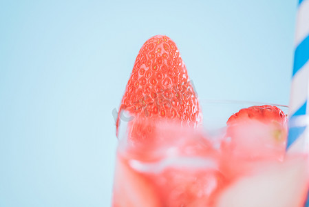 水果草莓摄影照片_夏日水果草莓摄影图