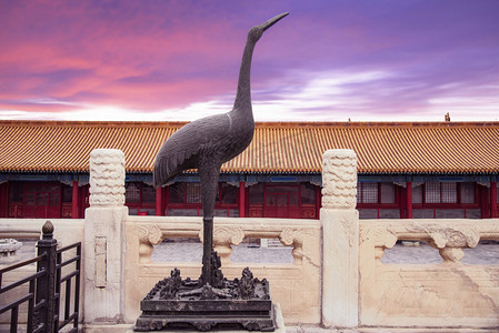 北京故宫太和殿门前铜鹤摄影图