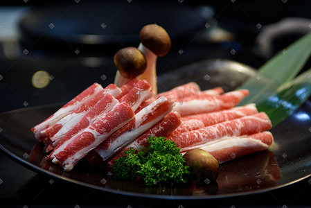 火锅食材羊肉片羊肉卷摄影图