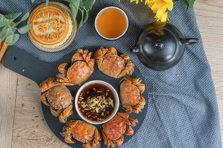 中秋节大闸蟹月饼摄影图