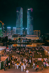 城市夜市摄影照片_贵阳双子塔摄影图