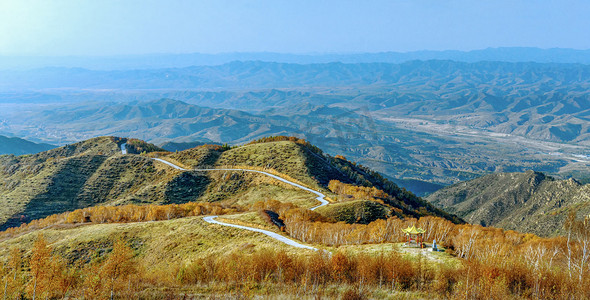 二月二龙抬头横图摄影照片_内蒙古二龙什台国家森林公园秋季景观摄影图