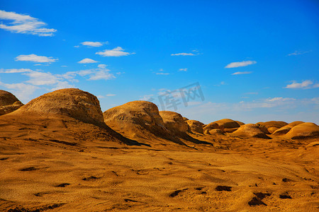雅丹地貌土丘沙丘自然风光摄影图