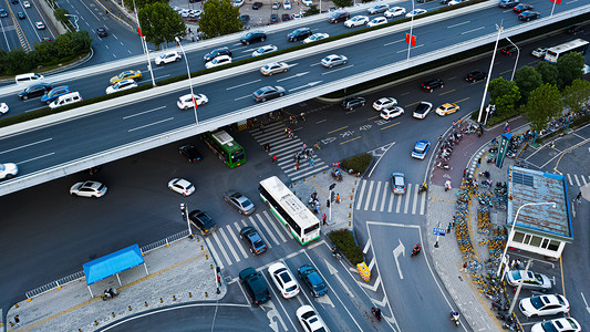 城市街道摄影照片_武汉城市街道交通路段航拍实拍图摄影图