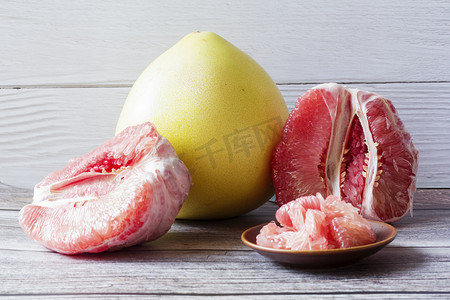 水果蜜柚果肉摄影图