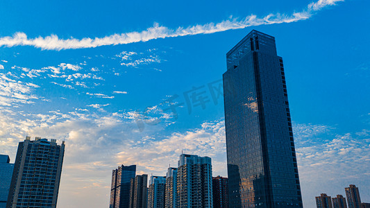 武汉城市建筑写字楼办公楼摄影图