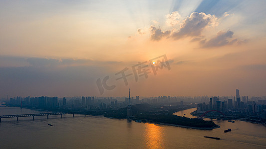 武汉城市日落大气航拍实拍图摄影图