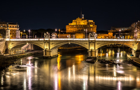 罗马的圣天使桥夜景摄影图