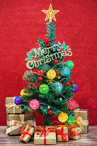 圣诞树摄影照片_圣诞节圣诞树礼物盒摄影图