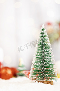 雪人海报背景摄影照片_圣诞节圣诞松树圣诞雪景海报