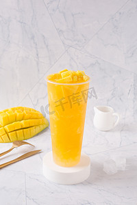 纯色摄影照片_芒果鲜果茶茶饮奶茶店纯色产品