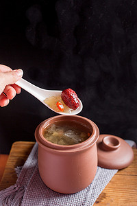 传统中式美食红枣银耳汤诱人