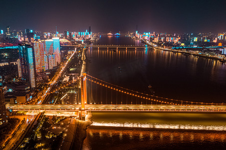 武汉城市建筑鹦鹉洲长江大桥桥身江滩航拍摄