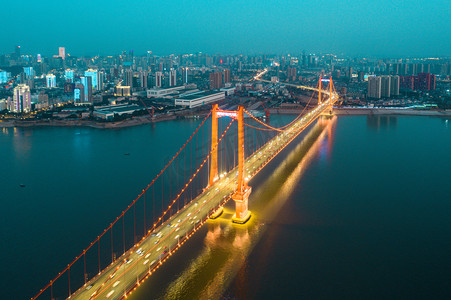 武汉城市建筑鹦鹉洲长江大桥夜景航拍摄影图