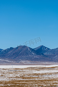 雪地摄影照片_西藏八宿风光白天山峰室外摄影摄影图配图