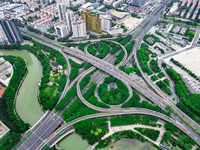 城市中午高架桥道路交通摄影图配图