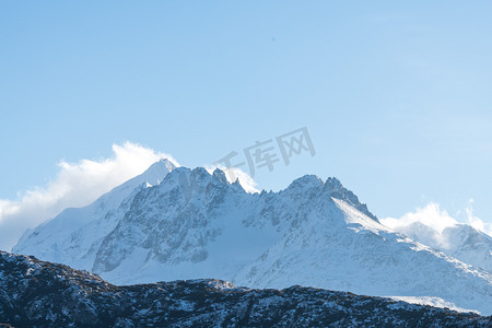 摄影摄影摄影照片_西藏来古冰川山峰白天山峰室外摄影摄影图配图