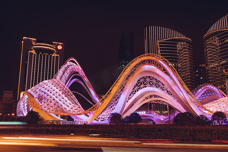 武汉城市建筑夜晚车流光绘建筑光谷广场长曝光摄影图配图
