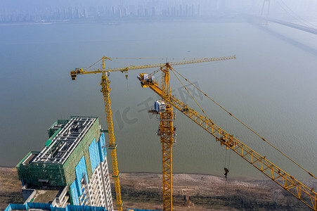 武汉城市建筑白天吊车工地航拍摄影图配图