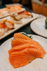 寿司美食三文鱼刺身食品美味摄影图配图