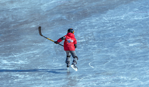 滑冰上午儿童运动素材摄影图配图