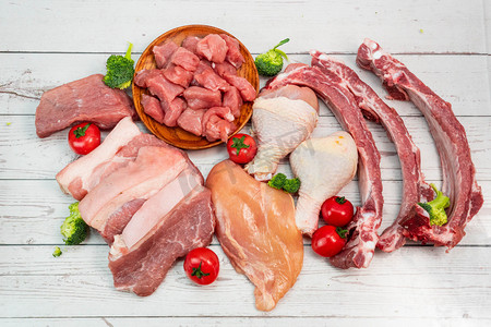 饮食摄影照片_餐饮食材鲜肉日常鲜猪肉厨房烹饪摄影图配图