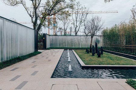 中式春季庭院水景喷泉摄影图配图