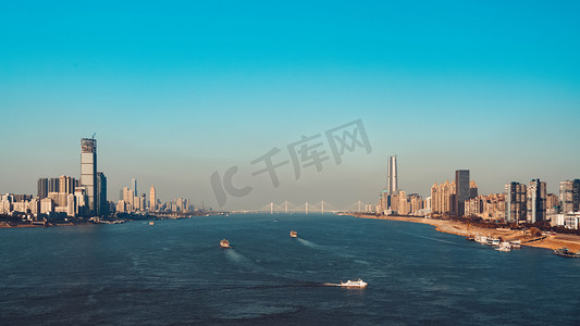 武汉城市建筑群晴天建筑群长江俯拍摄影图配图