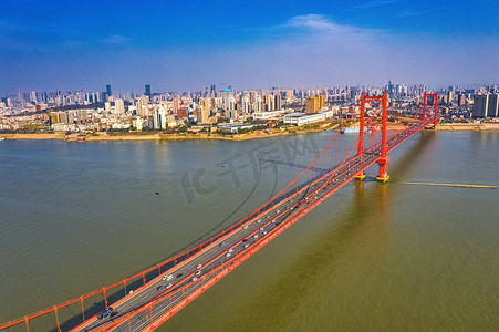 武汉城市建筑晴天桥鹦鹉洲长江大桥航拍摄影图配图