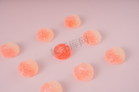 糖果清新摄影照片_零食彩色糖果美食食品摄影图配图