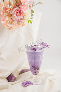 紫薯奶茶食物白天紫薯奶茶室外紫薯奶茶摄影图配图
