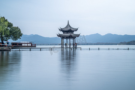 景区宣传摄影照片_风光白天亭湖拍摄摄影图配图