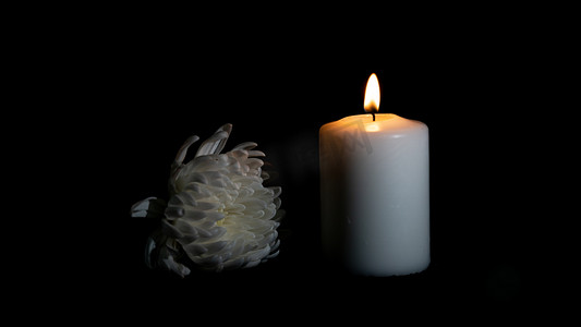 蜡烛清明烛光室内追思摄影图配图