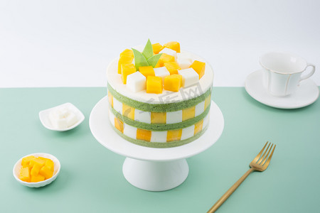 精致面点甜食黄桃蛋糕糕点摄影图配图