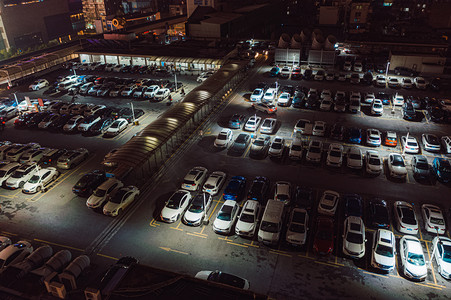 武汉城市交通夜晚交通循礼门停车场俯拍摄影图配图