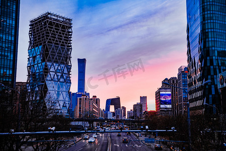 北京夕阳傍晚CBD建筑群户外游玩打卡摄影图配图