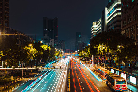 武汉城市交通夜晚交通航空路光绘摄影图配图