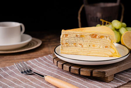 千层芒果蛋糕甜点美食下午茶摄影图配图
