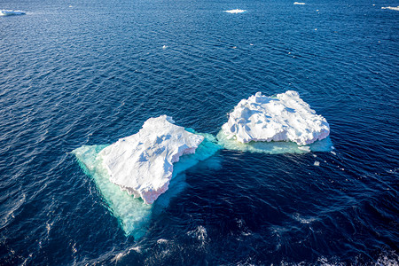 南极极昼海冰海旅游摄影图配图