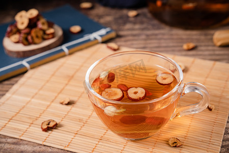 红枣茶红枣枸杞红枣片茶饮养生摄影图配图