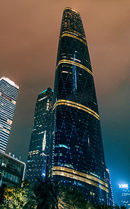 建筑空间夜景高楼大厦室外摩天大楼摄影图配图