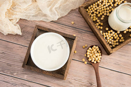 早餐美食传统豆浆牛奶摄影图配图