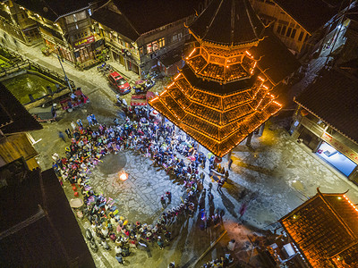 城市夜晚肇兴侗寨夜景风光景区无人机摄影图配图