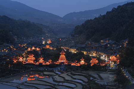 烟花摄影摄影照片_肇兴夜景夜晚小镇室外无摄影图配图