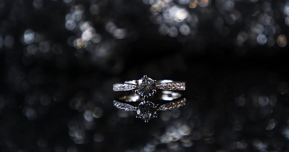 戒指钻戒婚礼爱情求婚情侣恋爱指环钻石戒指广告宣传520表白日唯一