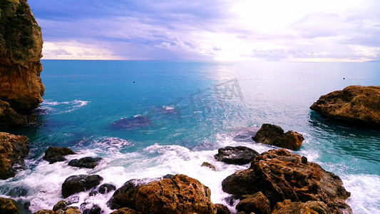 热带礁石海岸碧海蓝天高清实拍