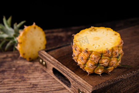 美味菠萝摄影照片_新鲜营养水果菠萝凤梨食品摄影图配图